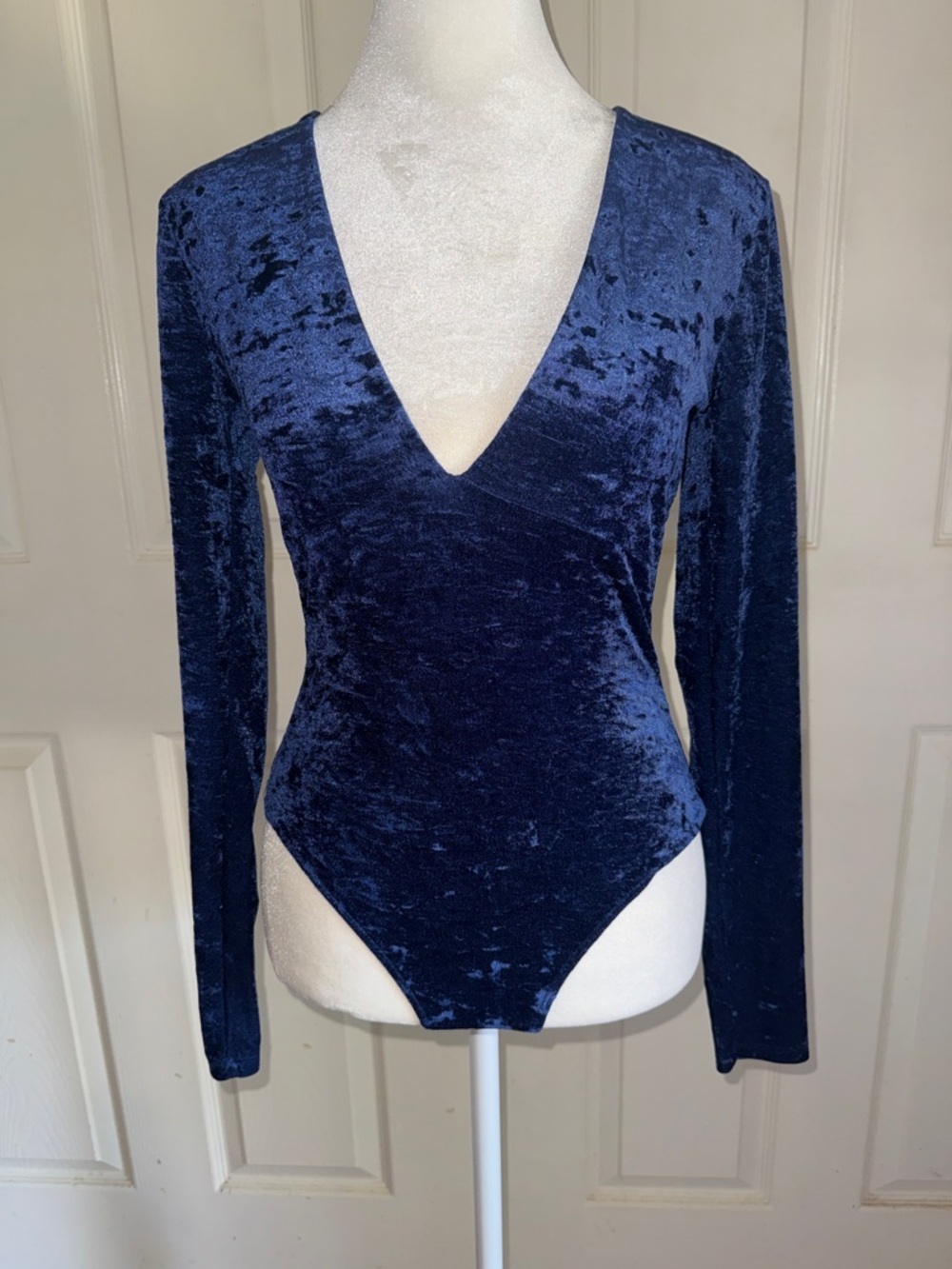 Aritzia Tna Dark Blue Crushed Velvet Long Sleeve Hollywood Thong Bodysuit